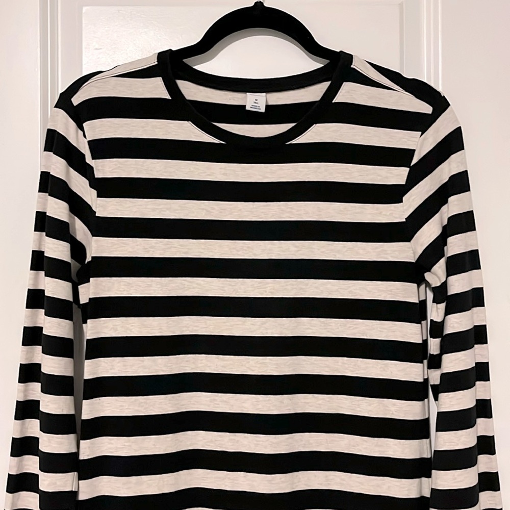 ⚡️ 3 for $30 ⚡️ Old Navy Striped Long Sleeve T-Shirt Dress - Picture 2 of 8